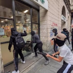 Giro di vite sui disordini, Meloni annuncia il decreto: «Fermo preventivo per i minori e chi rompe paga». Nuove tensioni a Milano