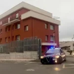 Partinico, spara a un ambulante dopo una lite sul conto del pasto: arrestato 36enne per tentato omicidio. In manette anche il suocero per armi e droga