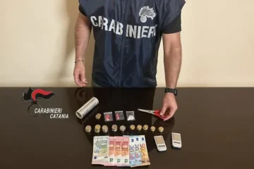 Catania, bunker dello spaccio scoperto dai Carabinieri a San Cristoforo: tre denunce e sequestri