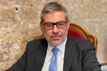 Inchiesta Regione, le intercettazioni shock e lo scambio di favori: “Un’emerita imbecille, ma va tenuta per lo sponsor”