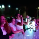 Oltre le aspettative per il “Teenage Dream”: largo dell’Autonomia Comunale diventa un’unica festa
